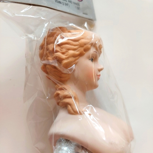 Vintage Porcelain Lady Head and Hands Set by Mangelsen's Original packaging NWT - Picture 3 of 8